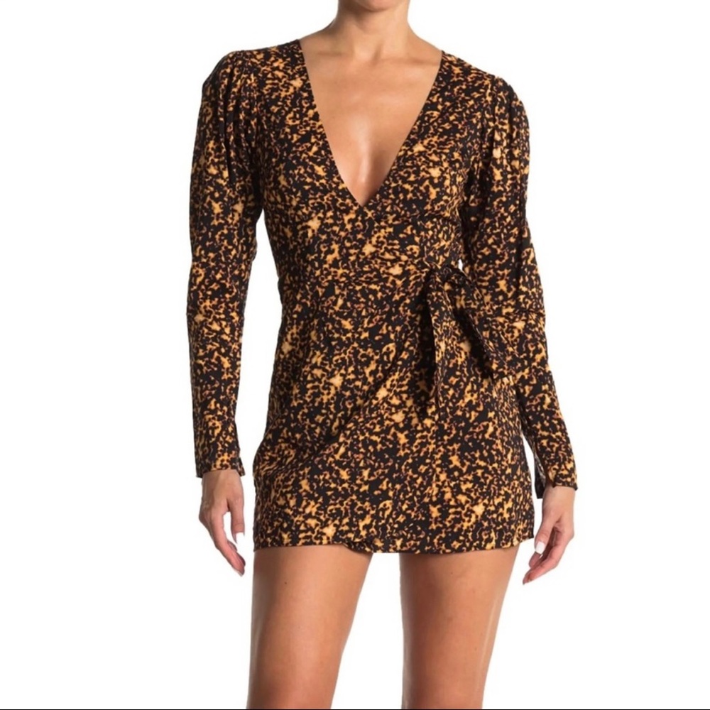NEW WEWOREWHAT PRINTED WRAP MINI DRESS - Picture 1 of 8